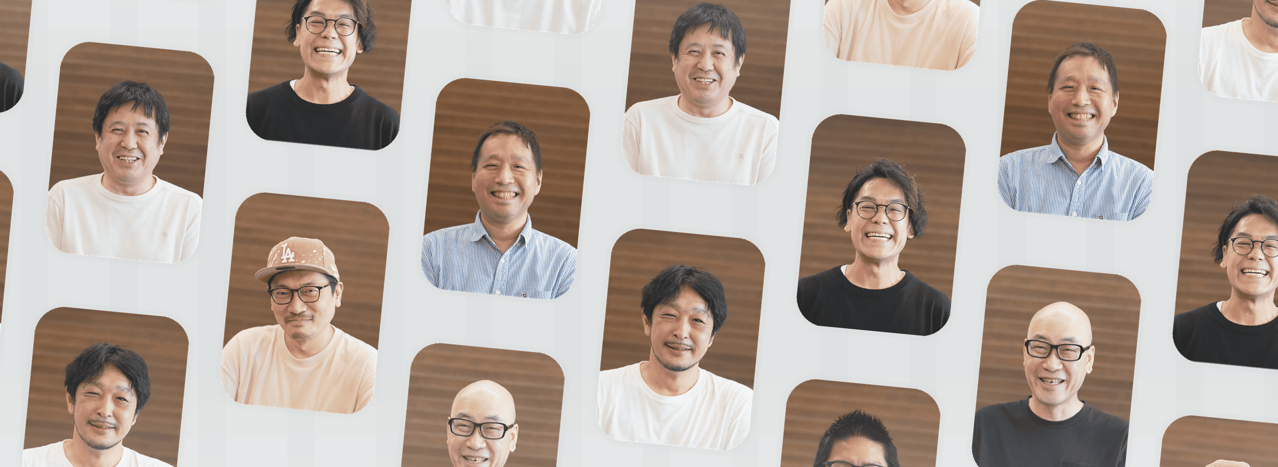 笑顔で並ぶGORACREWのCREWたち